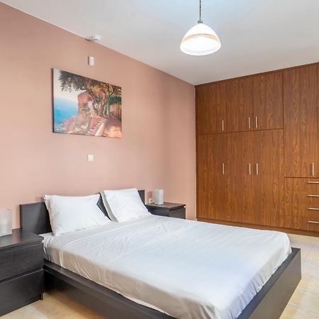 2 Bedroom Renovated Apartment With A View Atenas Exterior foto